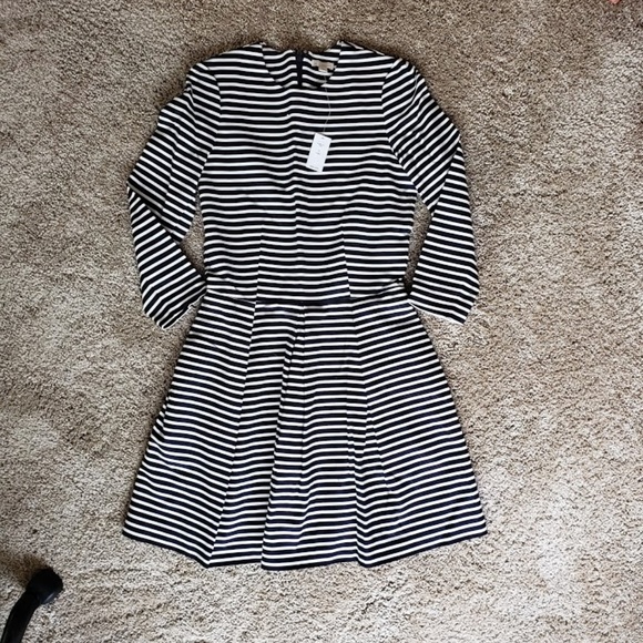 GAP Dresses & Skirts - Gap Dress, fit and flare Size 4 TALL